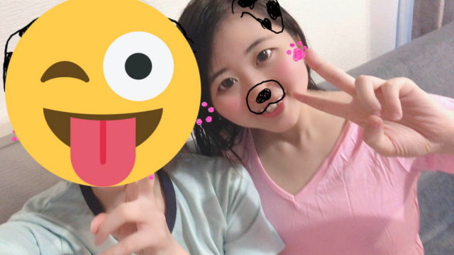 「吉○ま○ パート1」クラスのいつメン♪マン毛ボーボーな彼女の浴室立ちション盗撮したった