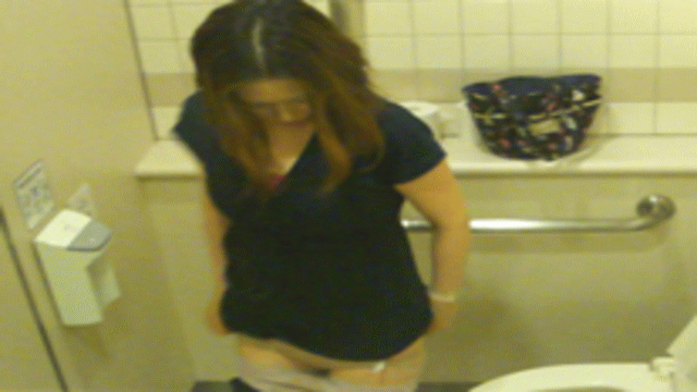 潜入女子便所！トイレ小僧の ドキドキのぞき撮り その2
